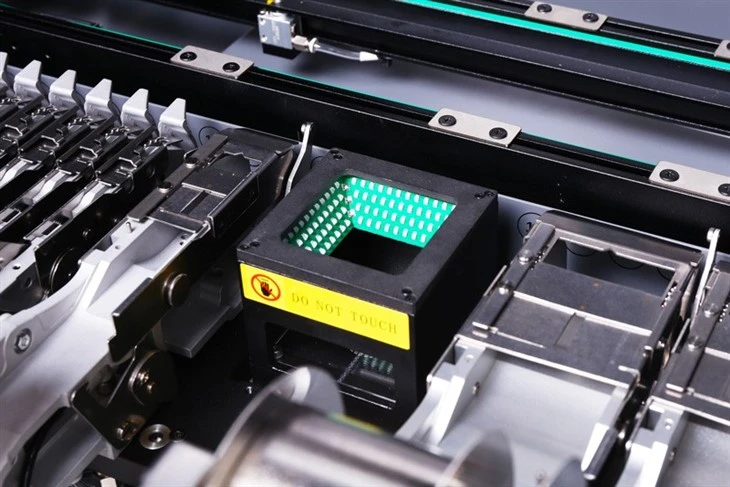 SMT PCB Mounting Machine